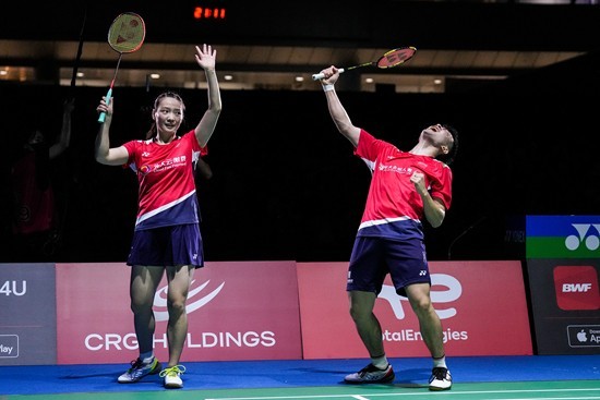 红牌的情节 红牌的情节