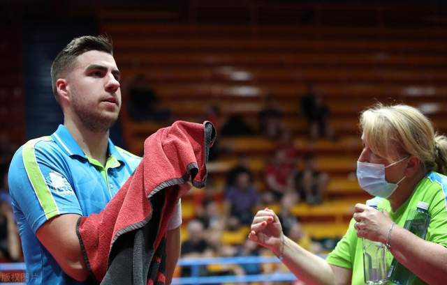 家长们都希 家长们都希