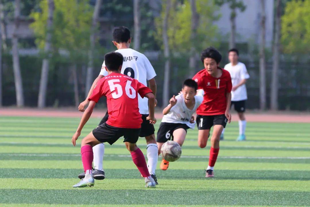 力撕开缝隙 力撕开缝隙